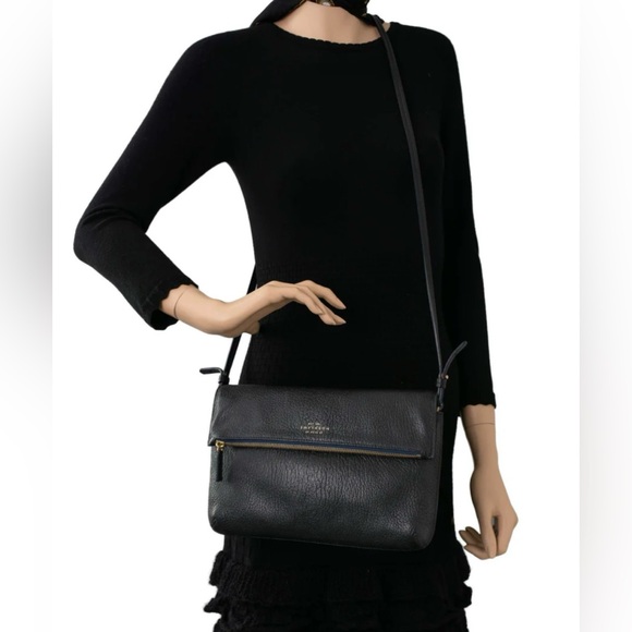 Smythson | Pebbled Leather Flap Messenger Bag in Black | Handmade in Italy - Picture 4 of 7